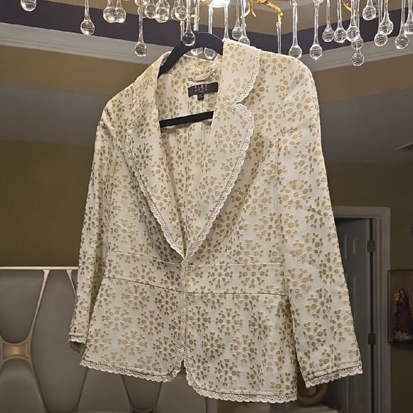 Alex Marie Gold and White Lace Blazer Floral Elegance - Picture 1 of 13